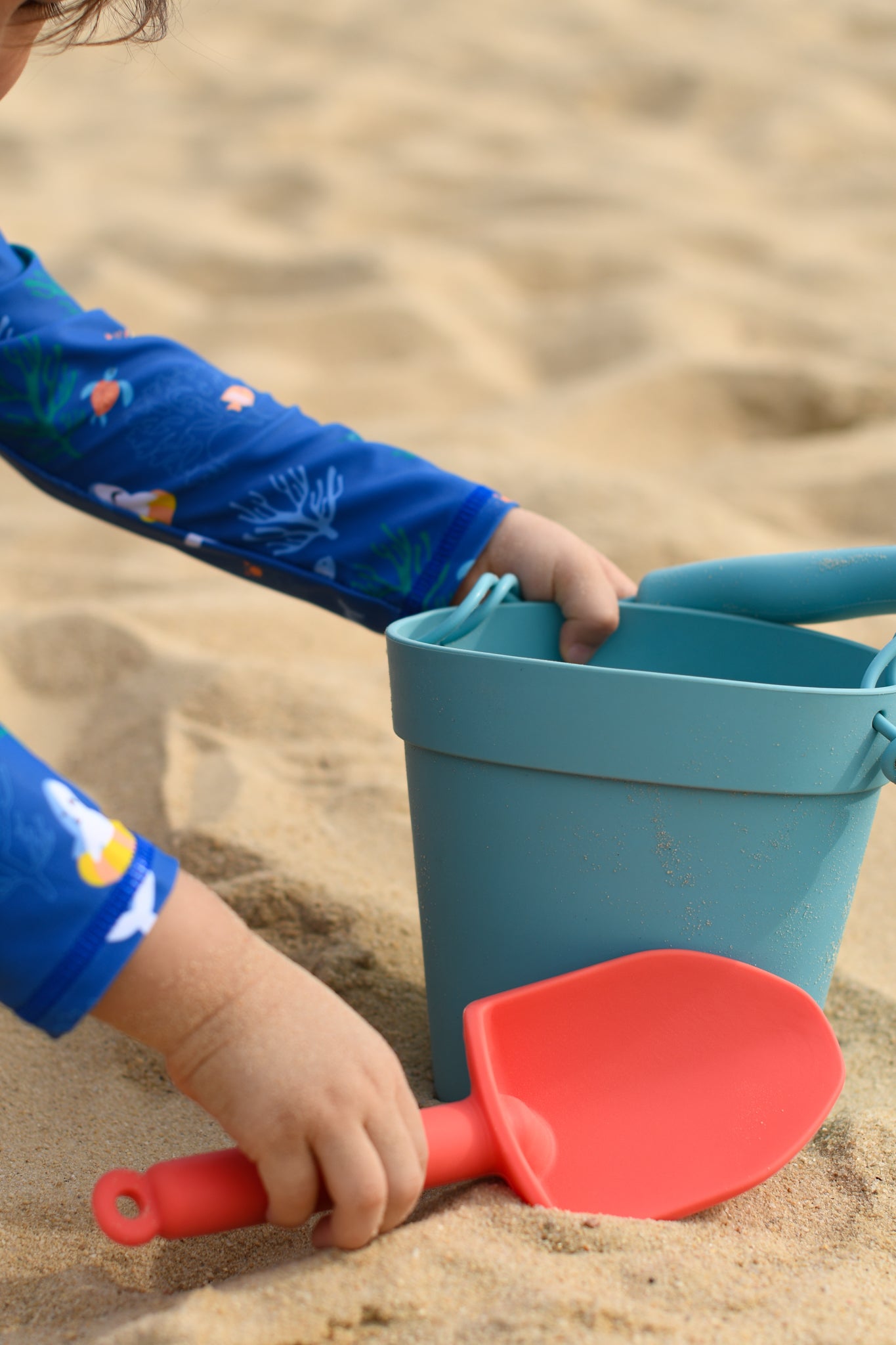 Olive | Beach Bucket Sand Play Set - Turquoise 8 piece Set | The Elly Store