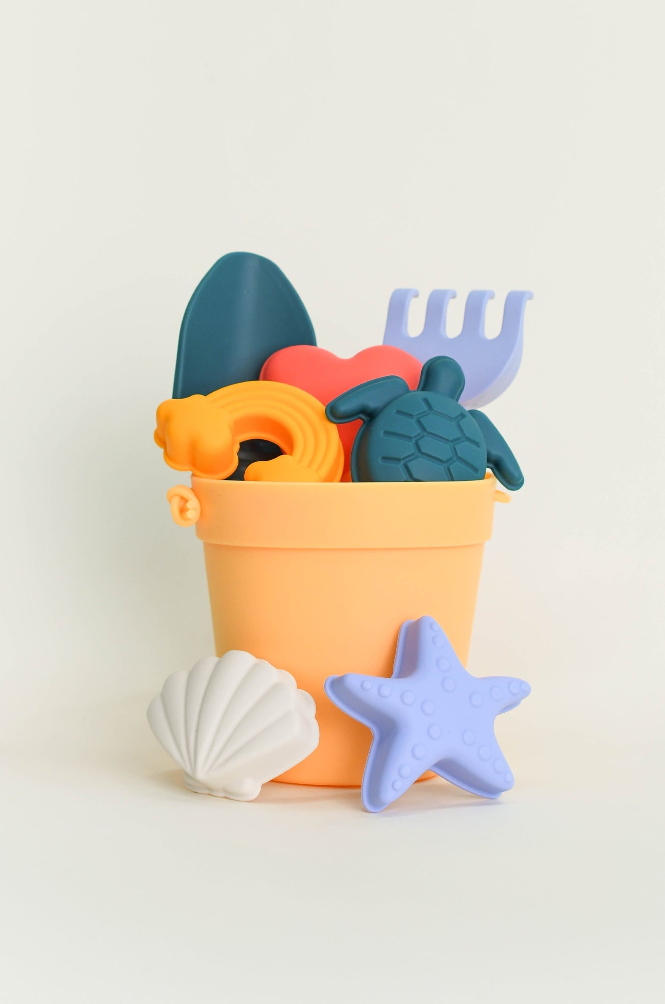 Olive | Beach Bucket Sand Play Set - Peach 8 piece Set | The Elly Store