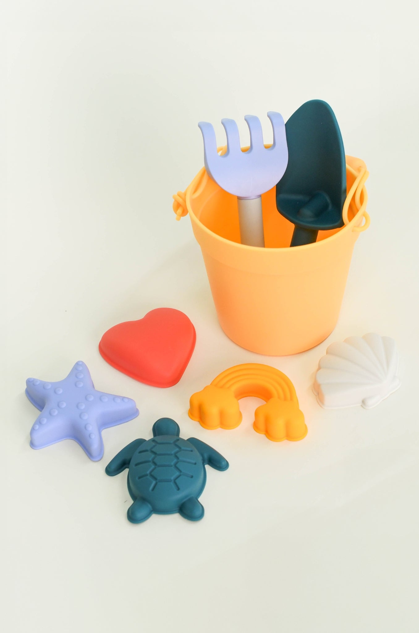 Olive | Beach Bucket Sand Play Set - Peach 8 piece Set | The Elly Store